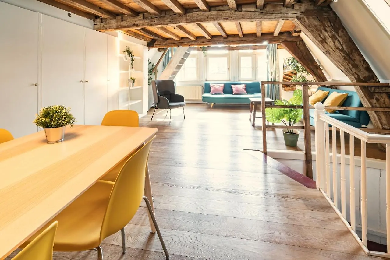 The Charming Hendrik Square Apartments Antwerpen