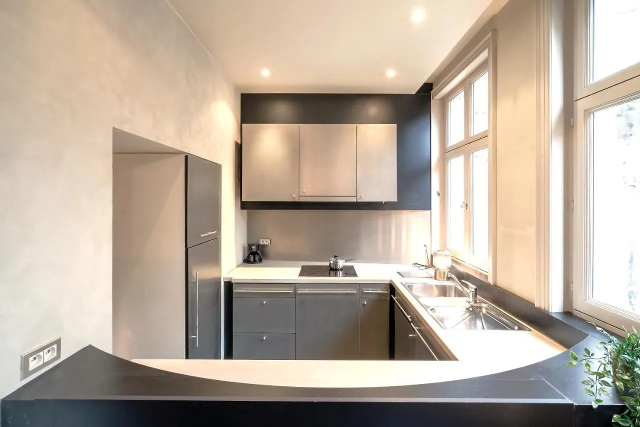 The Charming Hendrik Square Apartments Anversa