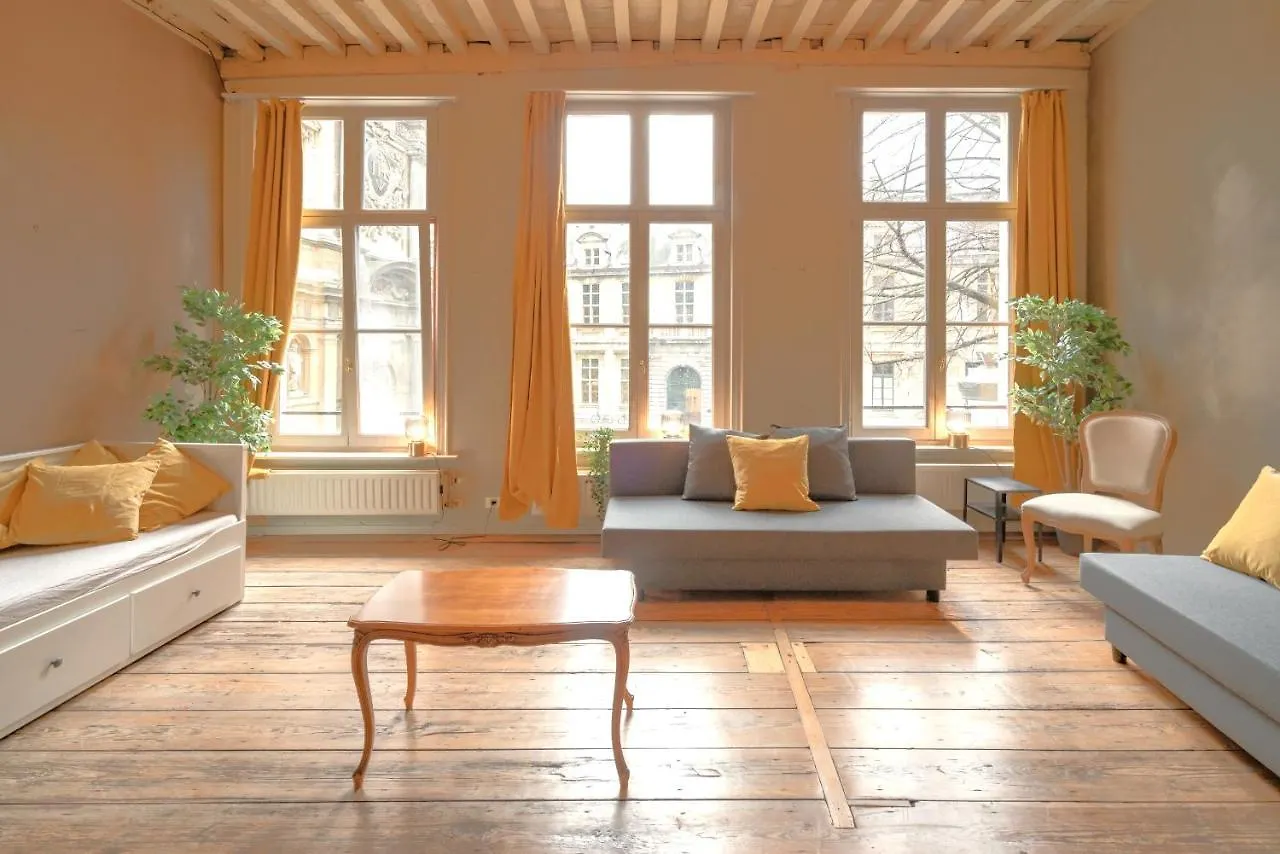 The Charming Hendrik Square Apartments Anversa Belgio